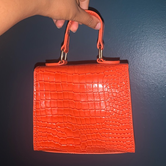 SHEIN Mini Croc Embossed Chain Satchel - Picture 6 of 7